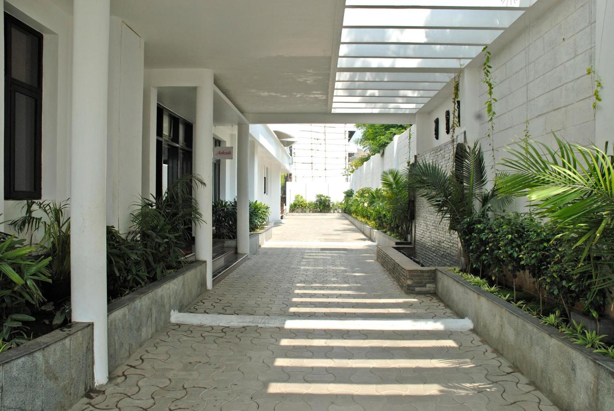 Arpanaa Hotel Tiruvannāmalai Extérieur photo