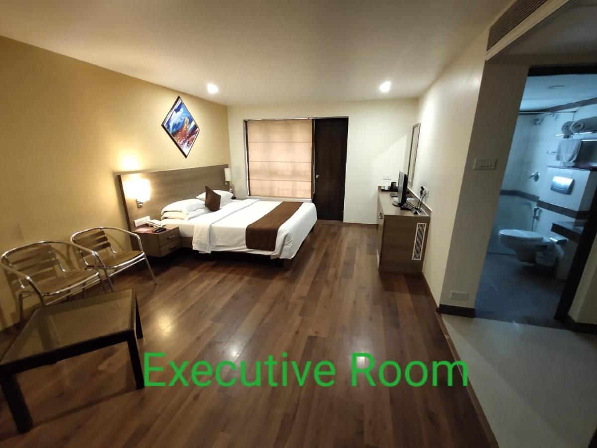 Arpanaa Hotel Tiruvannāmalai Extérieur photo